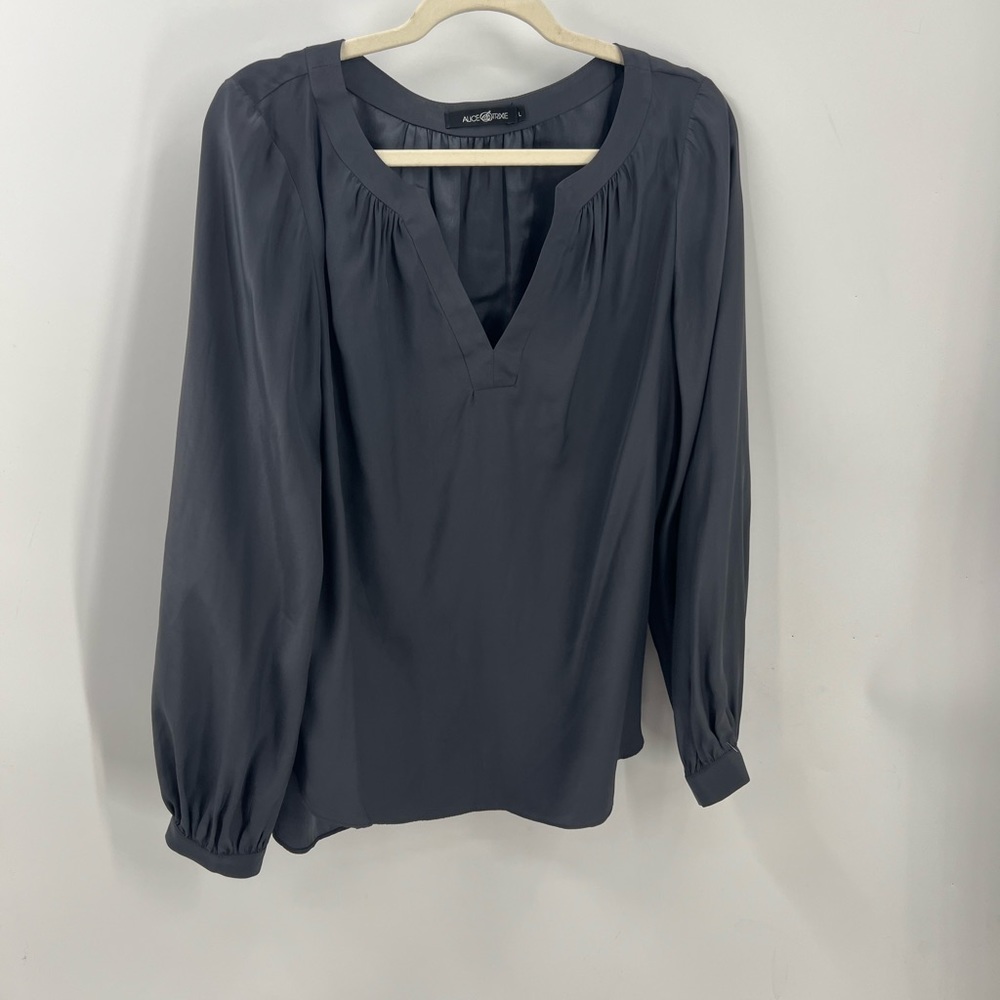 Alice & Trixie gray silk split neck blouse L